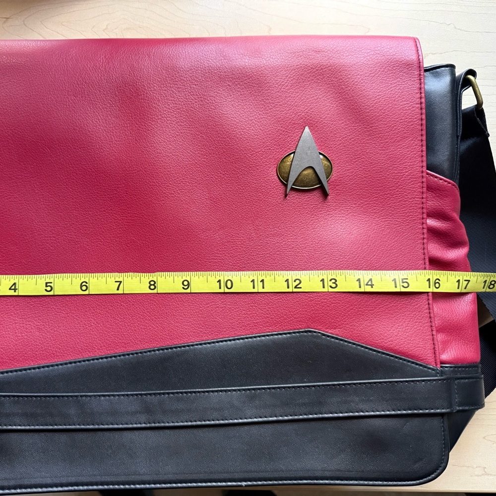 Star Trek: The Next Generation Laptop Messenger Bag (Command Red) - Picture 9 of 9